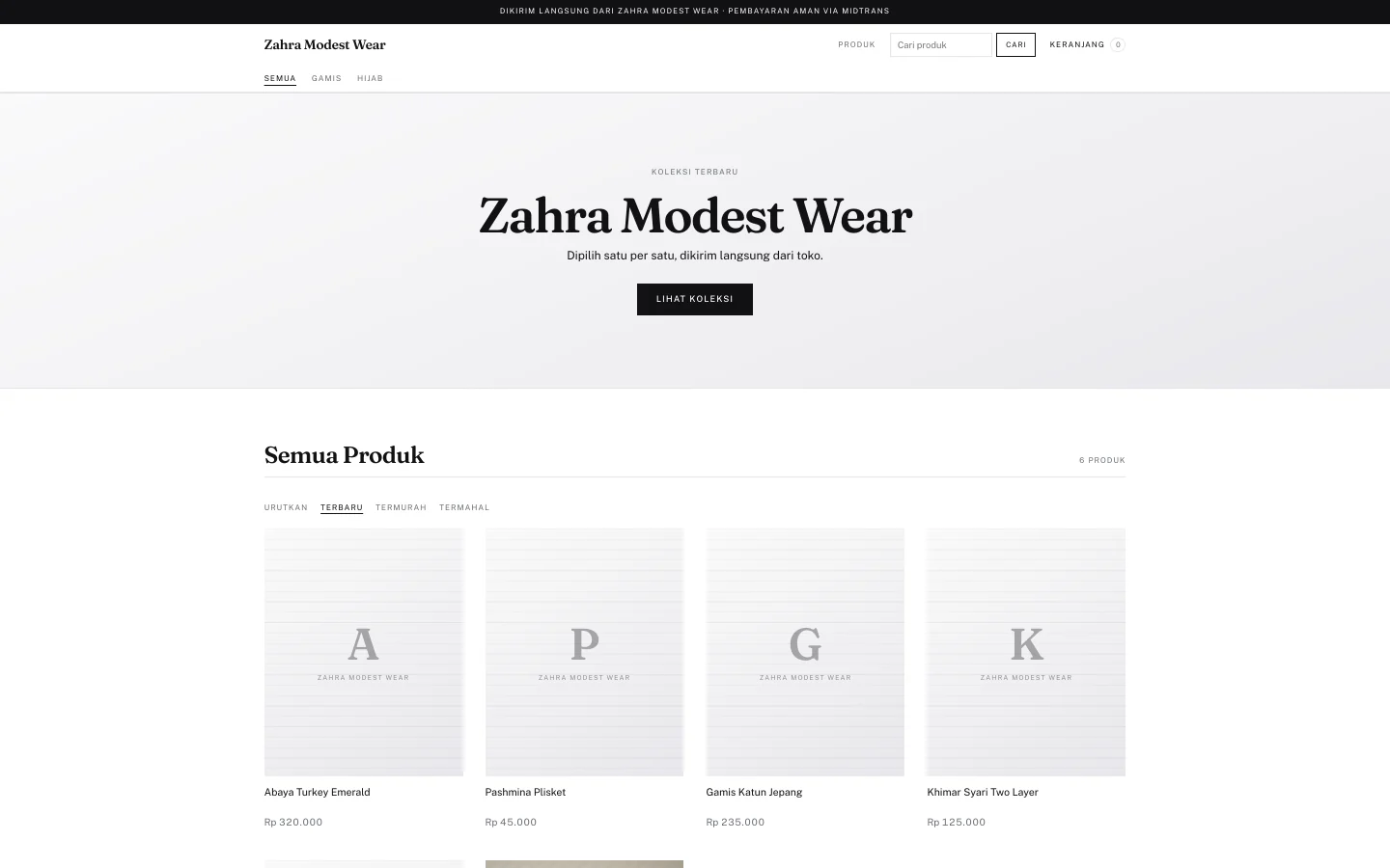 Halaman depan toko Zahra Modest Wear pakai template Kanvas: hero foto besar dengan nama toko dan tombol Lihat Koleksi, di bawahnya baris empat produk lengkap sama harganya.